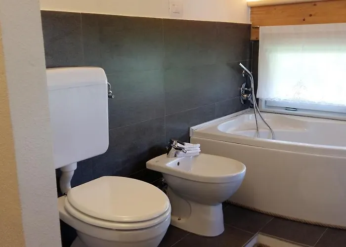 Apartament A Casa Di Sophi Maggiore Private Outdoor Sauna Angera